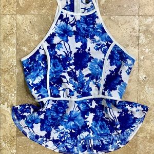 🧿 Blue & White Floral Sleeveless Blouse